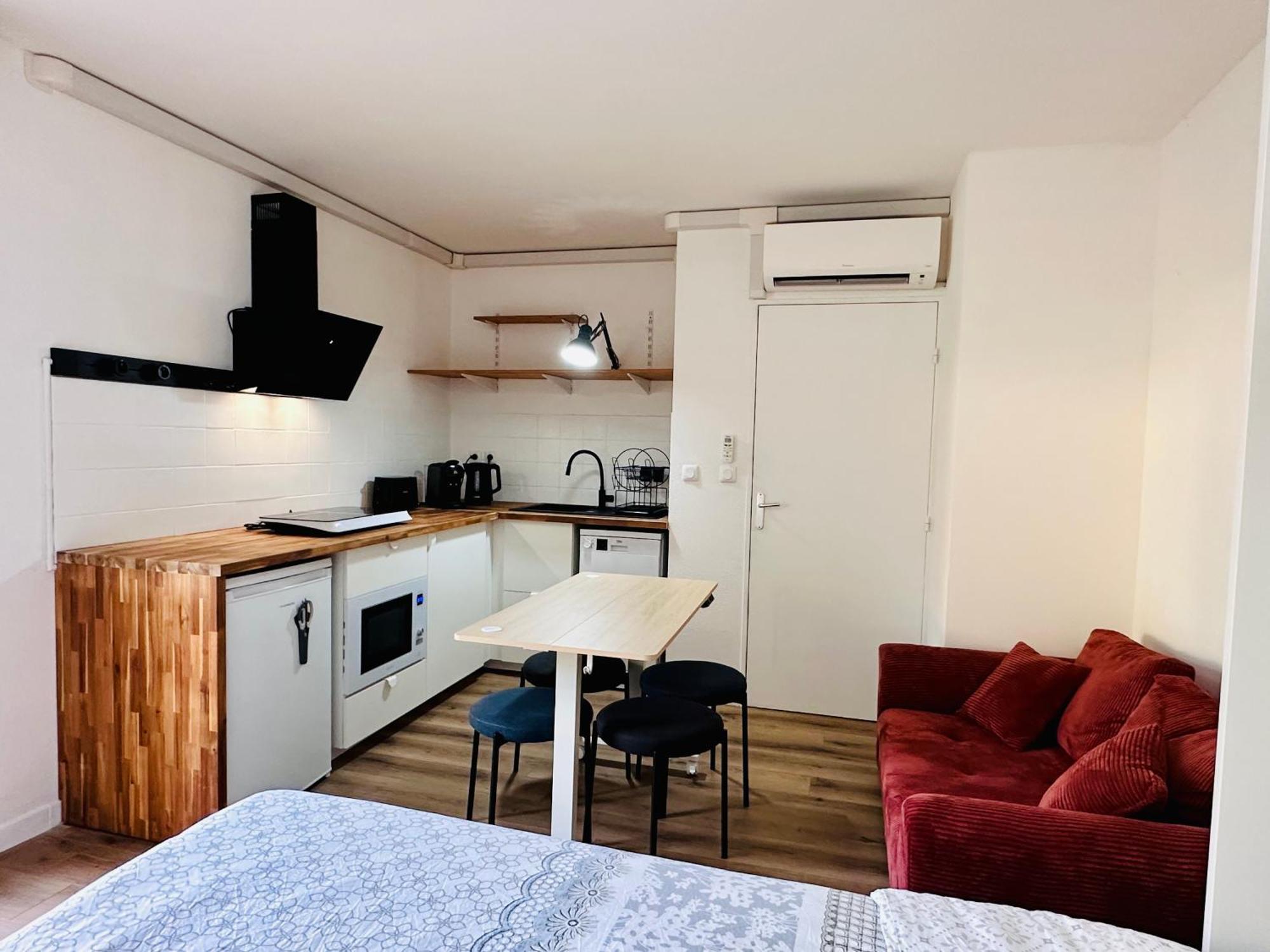 Apartment 40M2-Air Conditioning-Elevator-Underground Parking-Self Checkin! Appart Climatise 40M2-Ascenseur-Parking Souterrain -Arrivee Autonome アヴィニョン エクステリア 写真